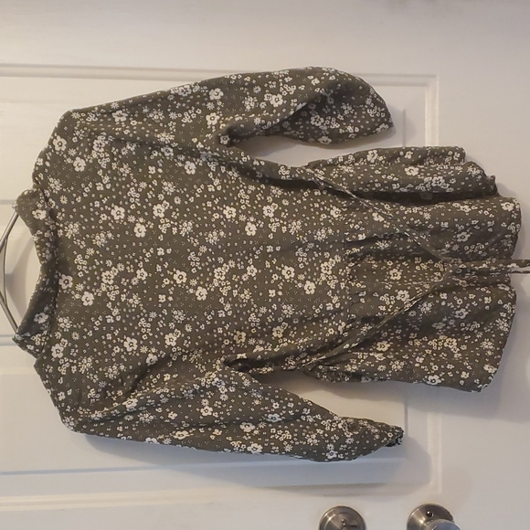 Top - Picture 3 of 3